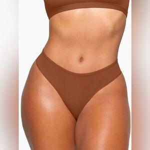 NWT Skims Fits Everybody Thong